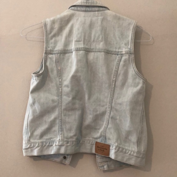 Abercrombie & Fitch Denim Vest - Picture 3 of 3